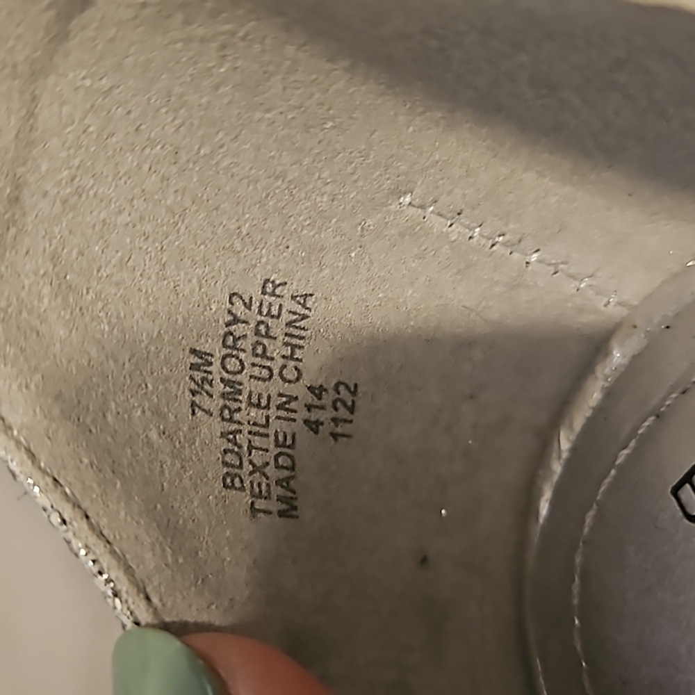 SHOES - Picture 5 of 5